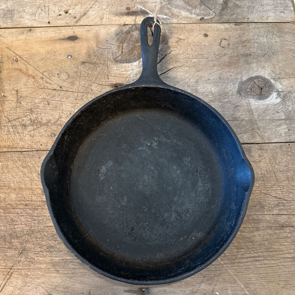 CAST IRON SKILLET