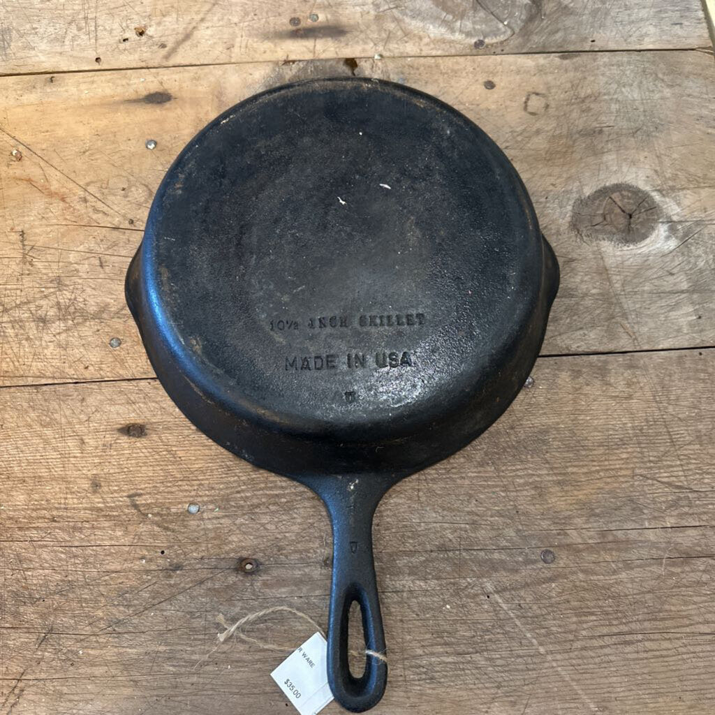 CAST IRON SKILLET