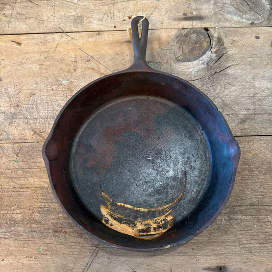 CAST IRON SKILLET
