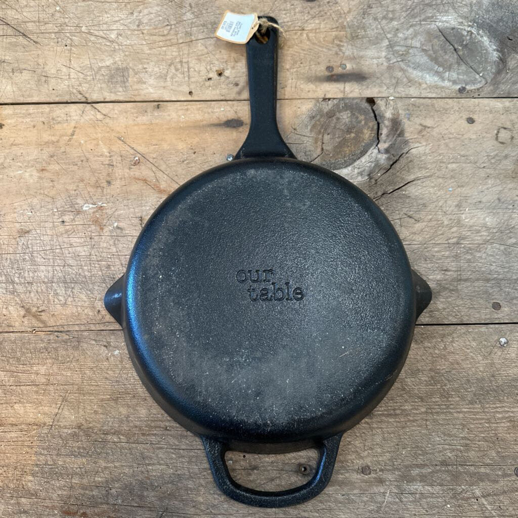 CAST IRON SKILLET WITH TWO HANDLES
