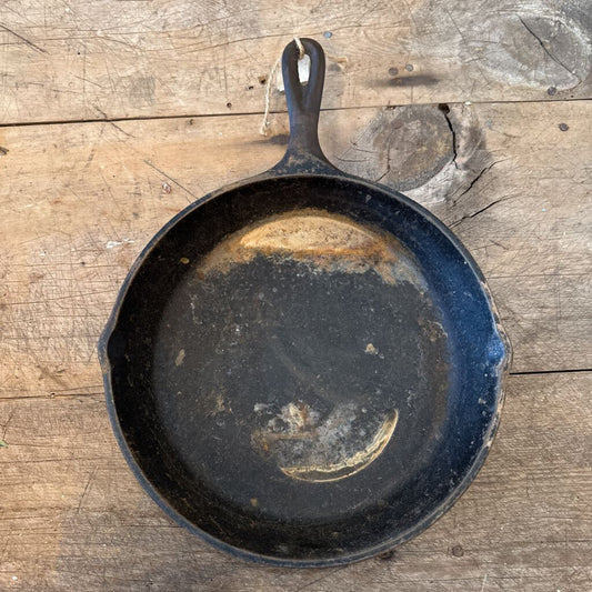 LODGE CAST IRON SKILLET