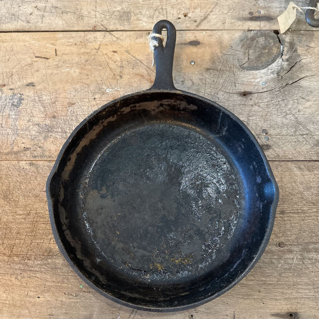 CAST IRON SKILLET