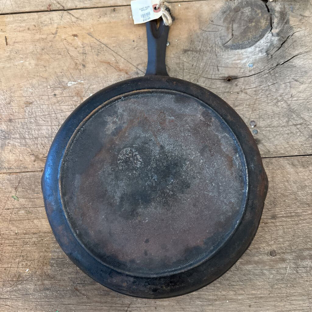 CAST IRON SKILLET