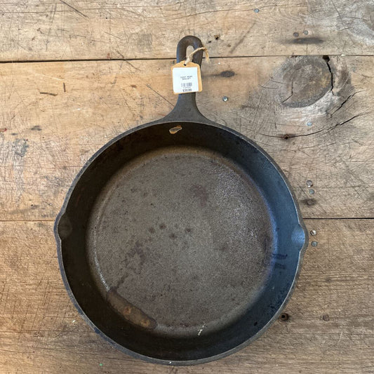 LODGE CAST IRON SKILLET
