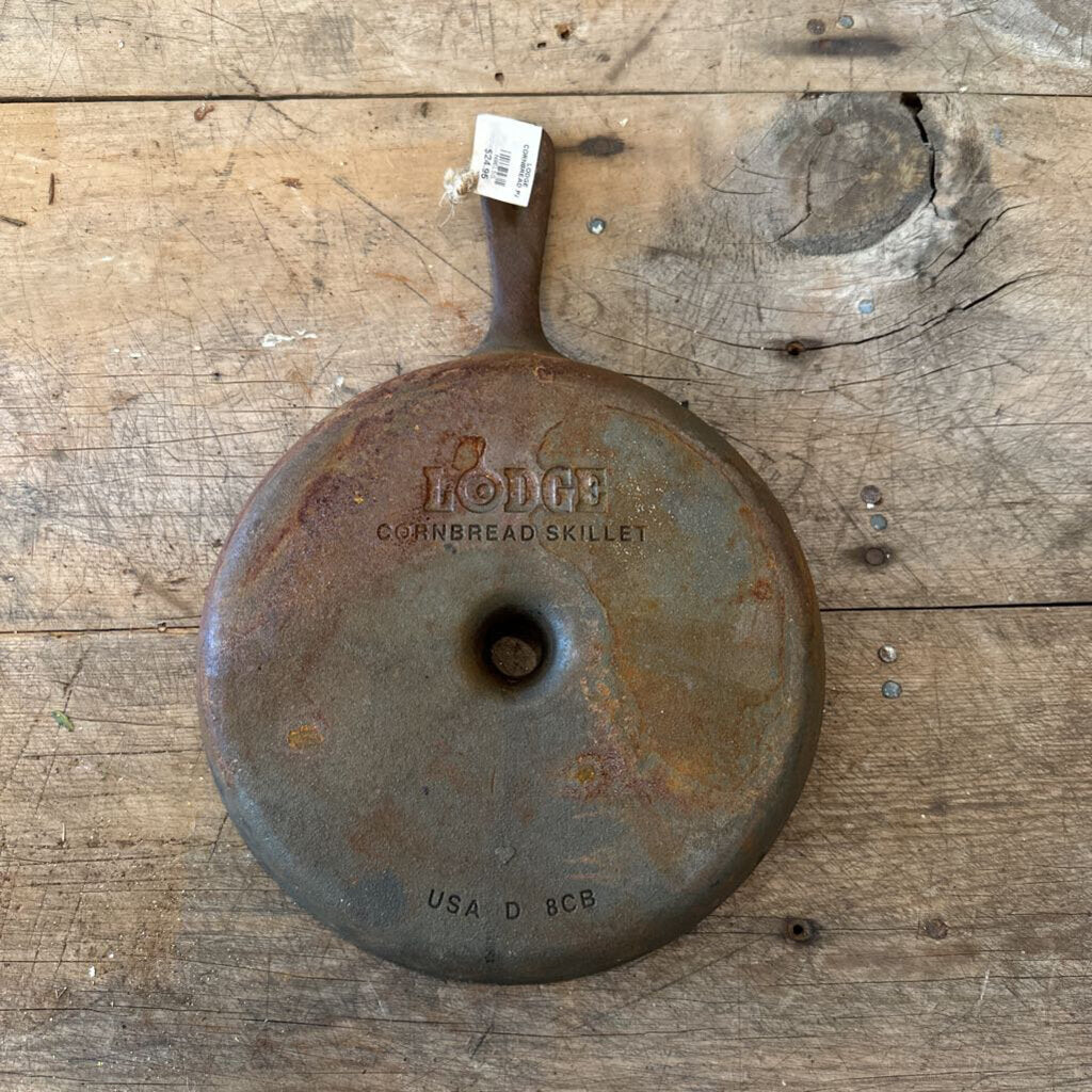 LODGE CORNBREAD SKILLET