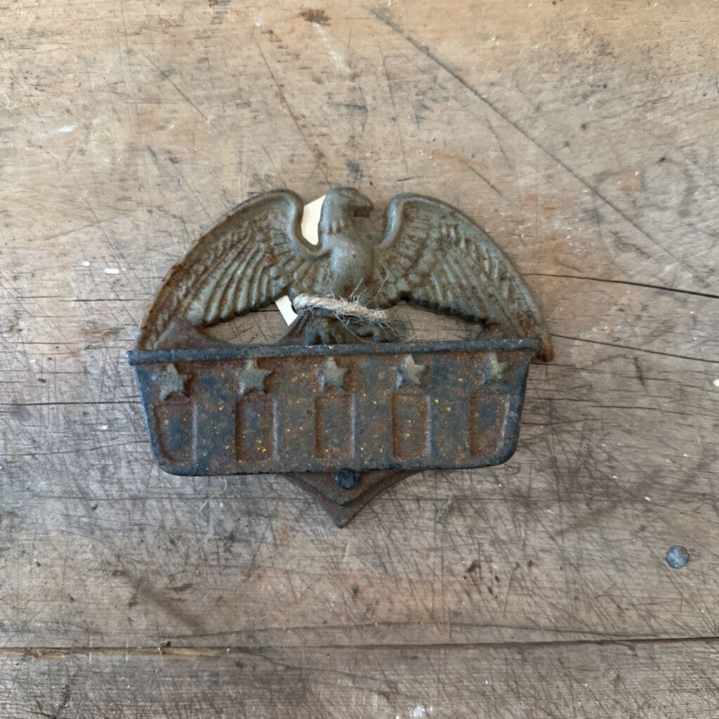 CAST IRON EAGLE AND FLAG MATCH HOLDER