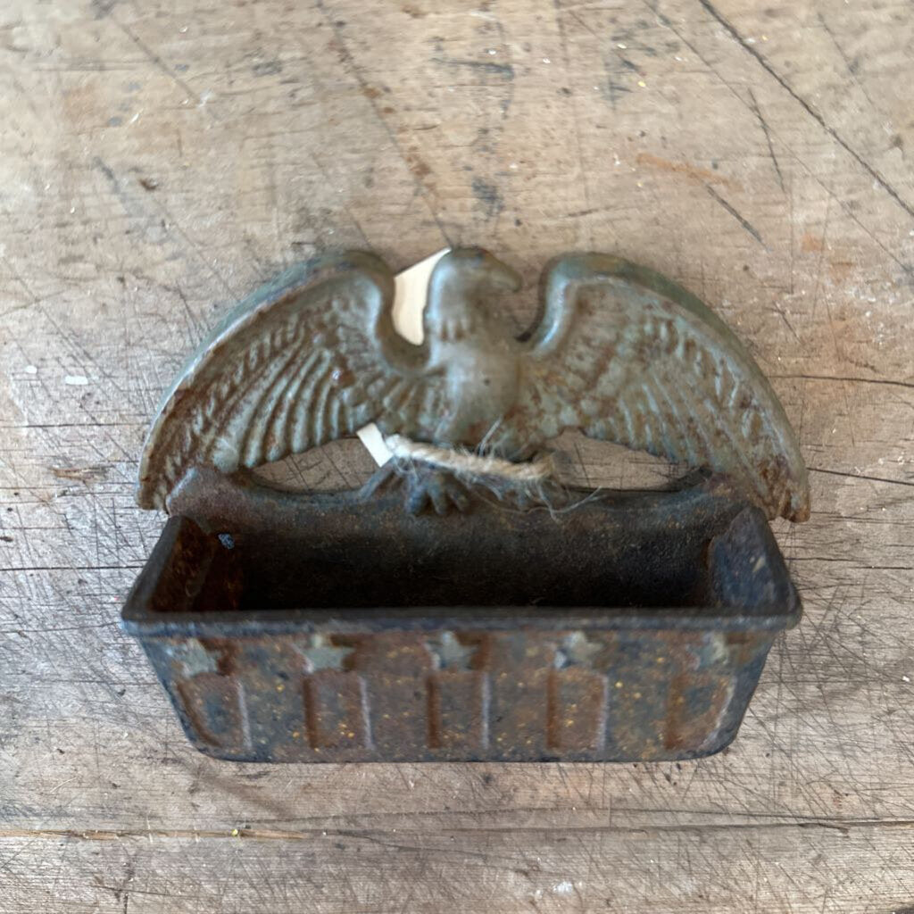 CAST IRON EAGLE AND FLAG MATCH HOLDER