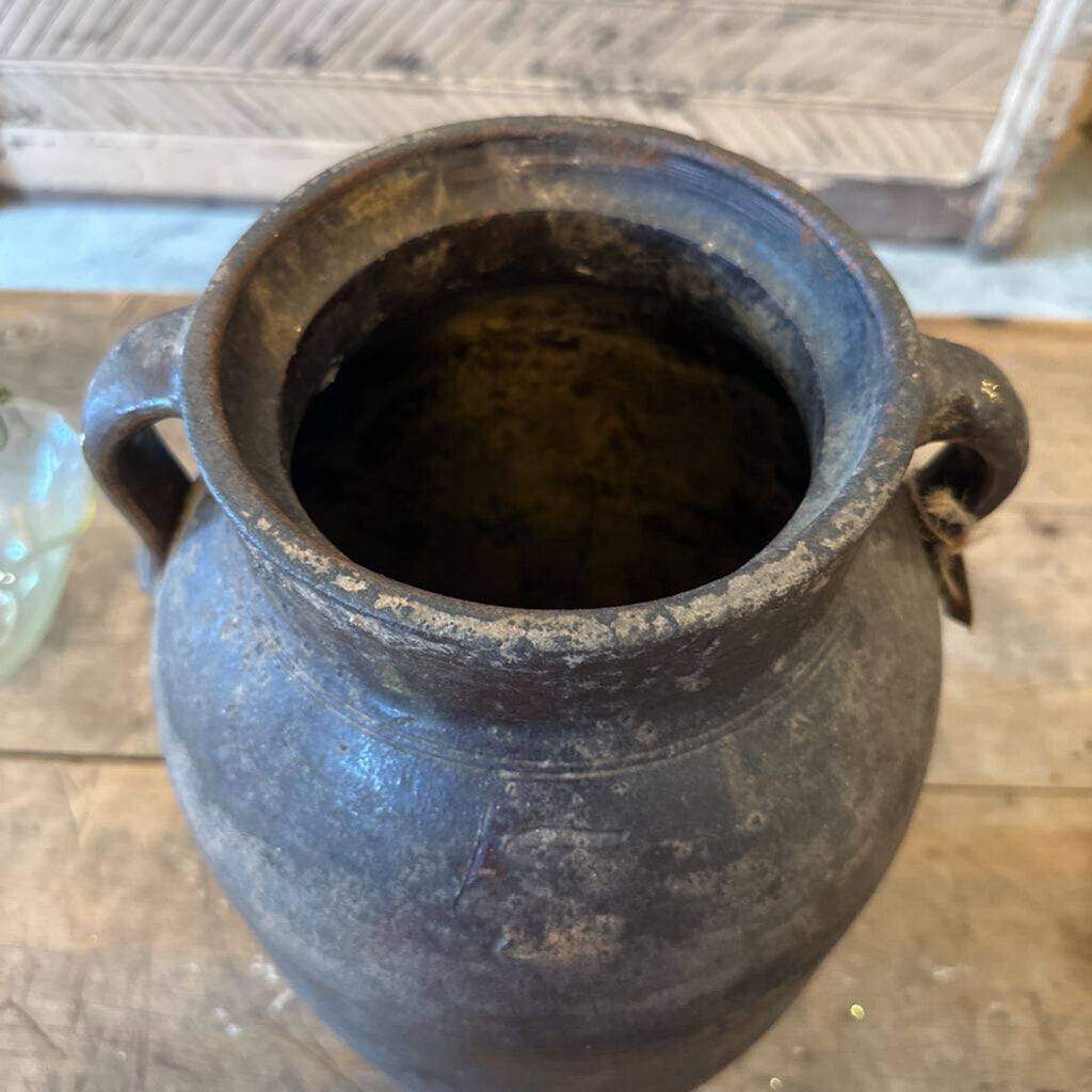 SOUTHERN POTTERY CROCK WITH TWO HANDLES