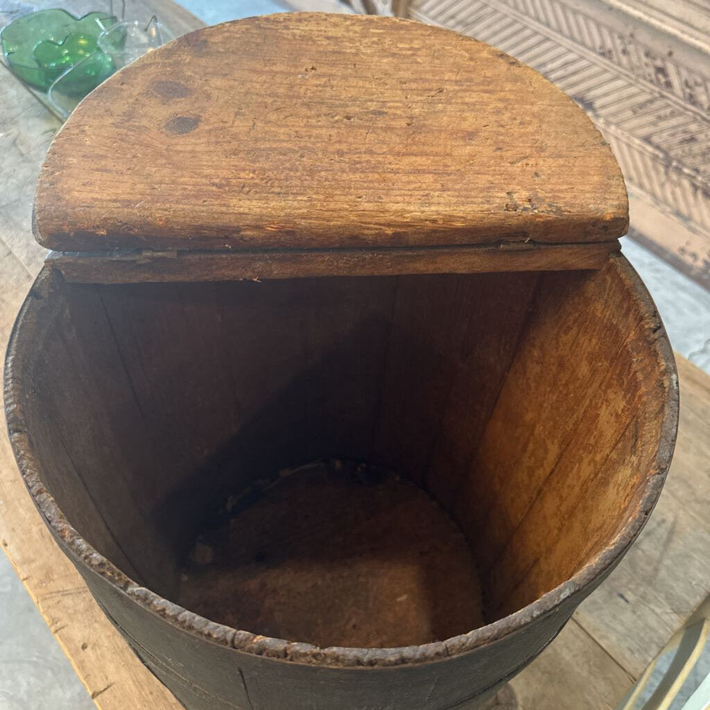 VINTAGE WOODEN KITCHEN BARREL