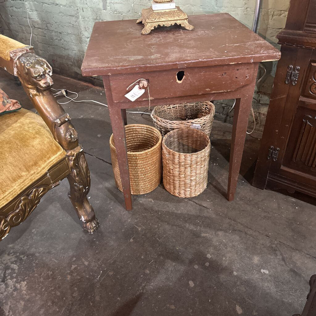 PRIMITIVE END TABLE