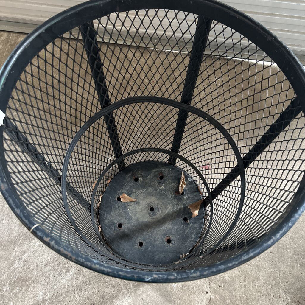 WIRE PARK TRASH CAN