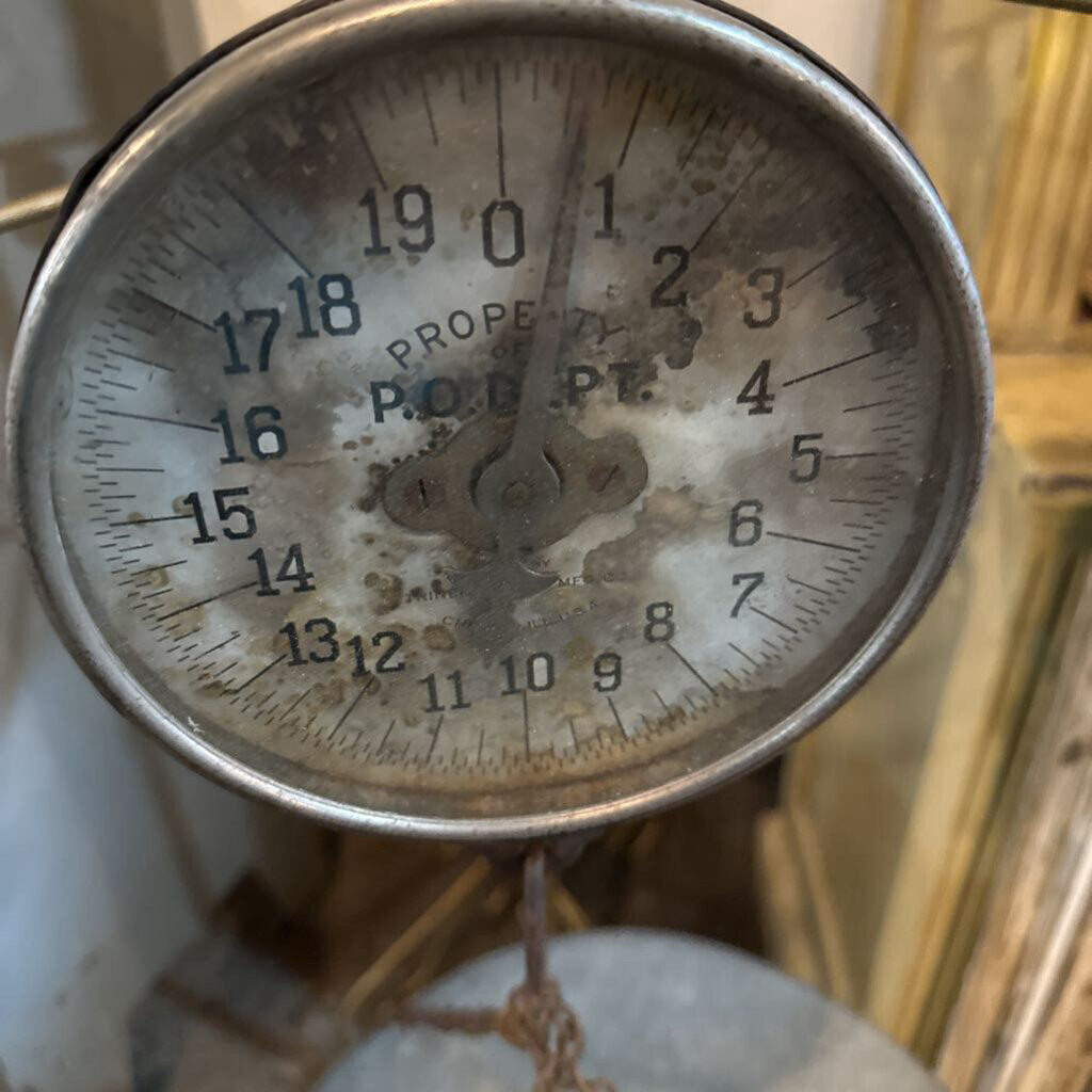 VINTAGE HANGING SCALE