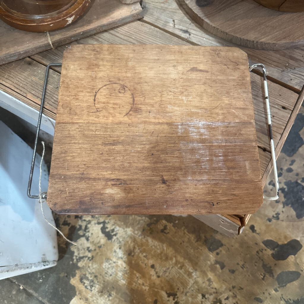 OVER-THE-SINK CUTTING BOARD
