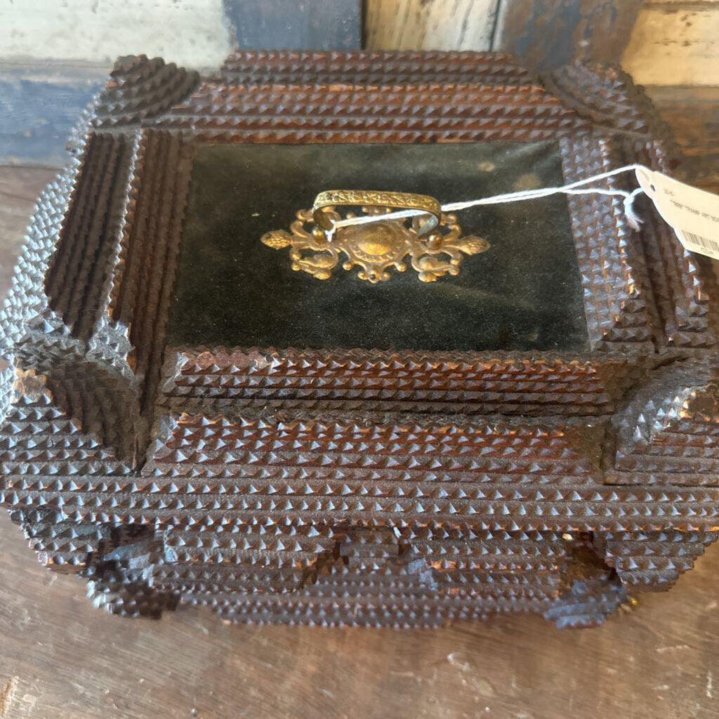 "1899" TRAMP ART BOX