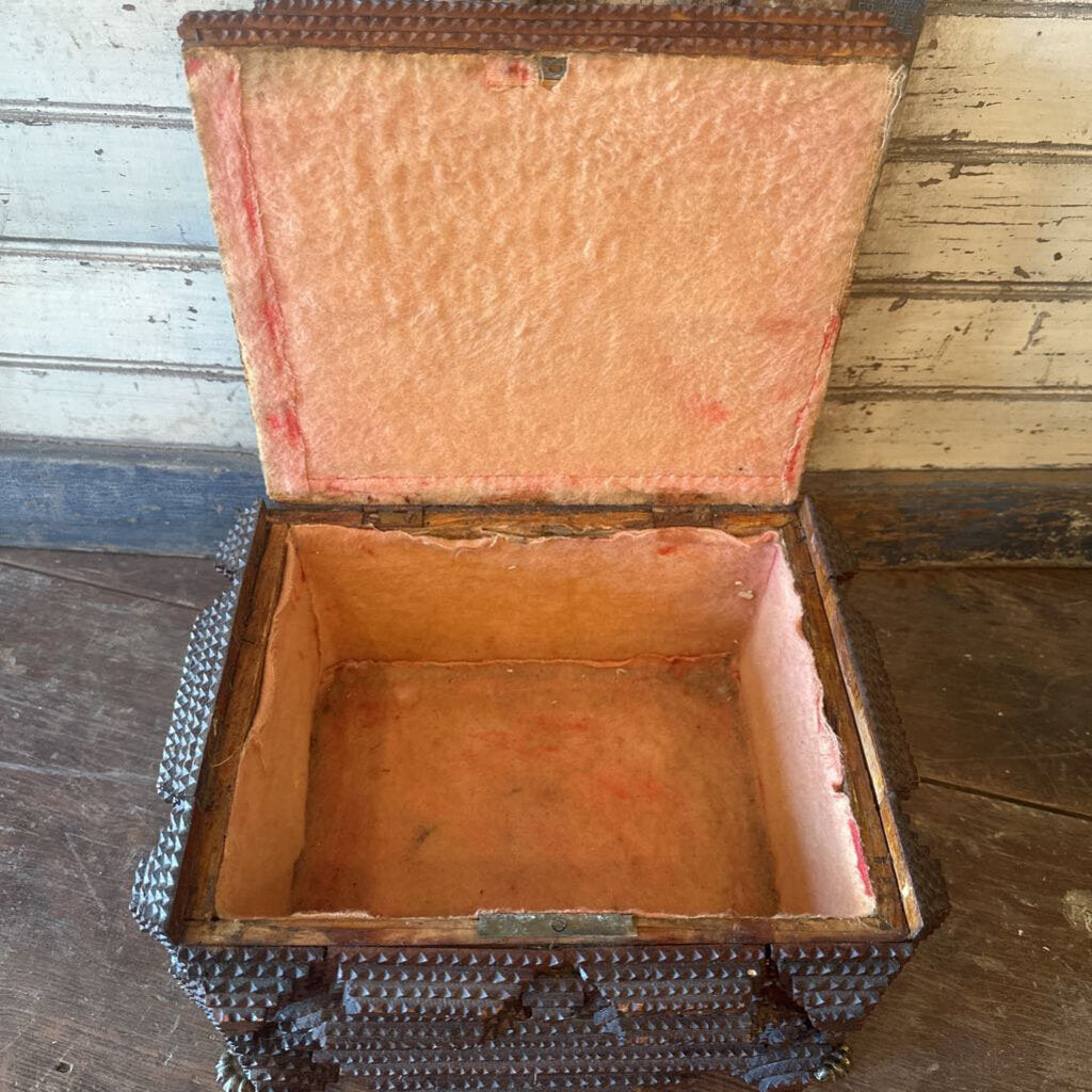 "1899" TRAMP ART BOX