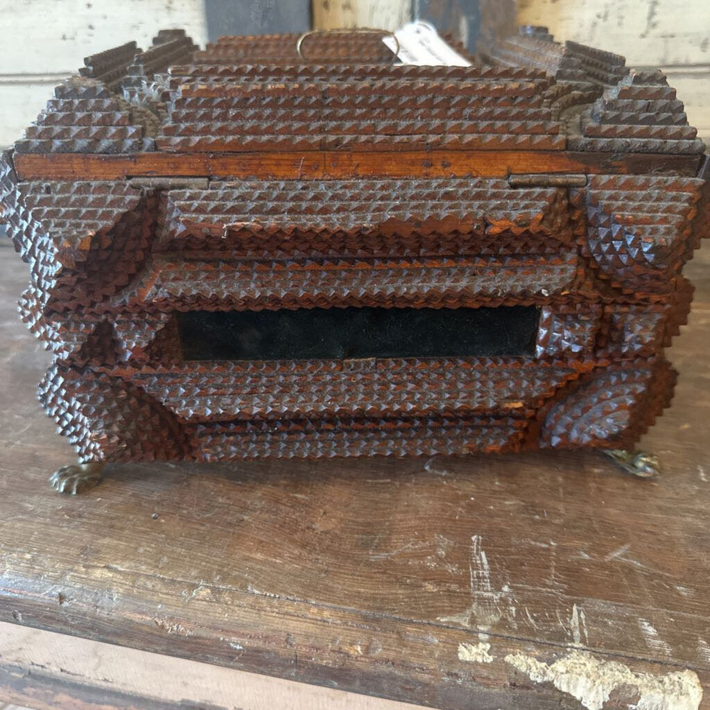 "1899" TRAMP ART BOX
