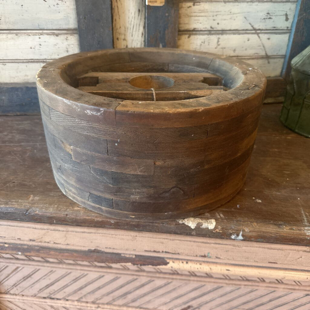 WOODEN MILL WOLD