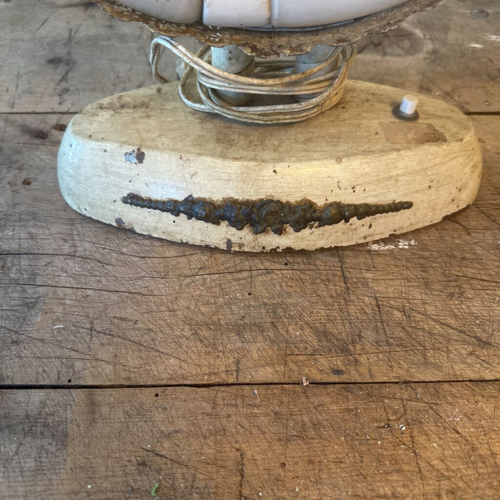 VANITY MIRROR WITH HALO LIGHT