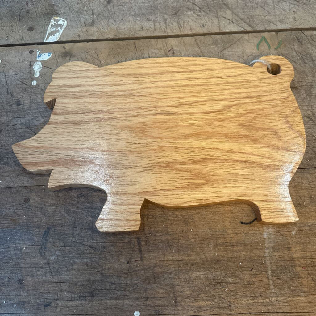 PIG CUTTING BOARD
