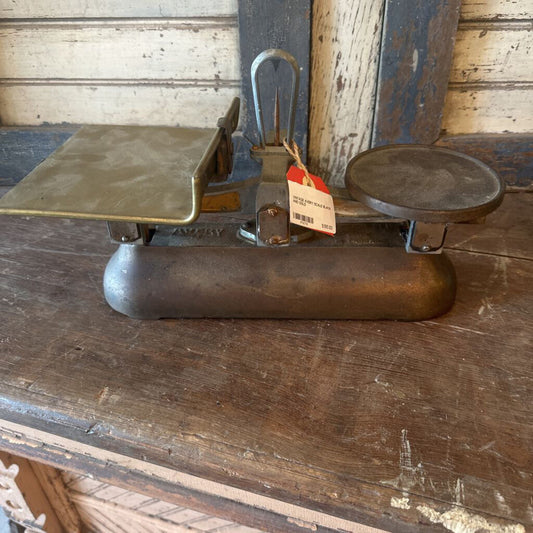 VINTAGE AVERY SCALE
