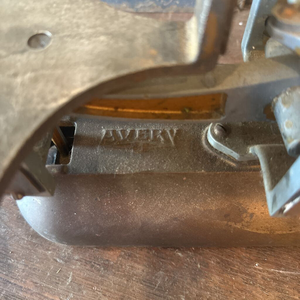 VINTAGE AVERY SCALE