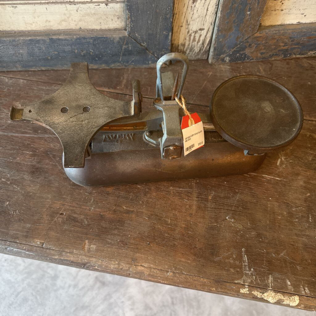 VINTAGE AVERY SCALE