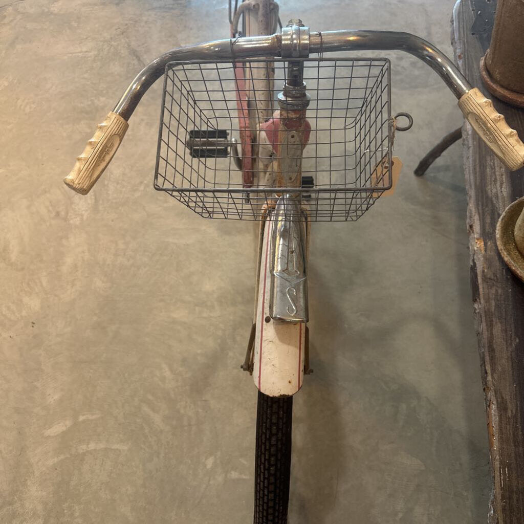 VINTAGE SCHWINN BICYCLE