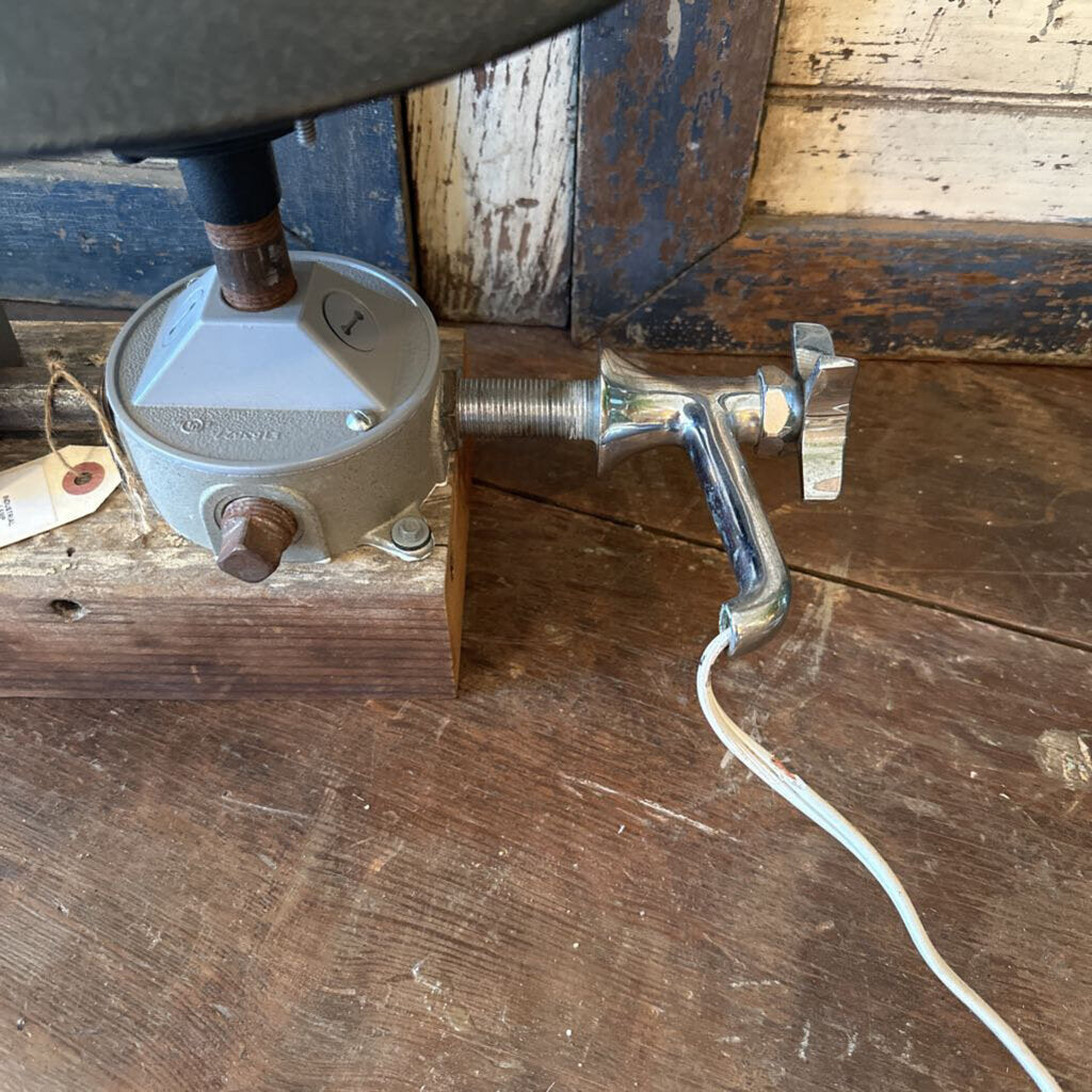 INDUSTRIAL LAMP