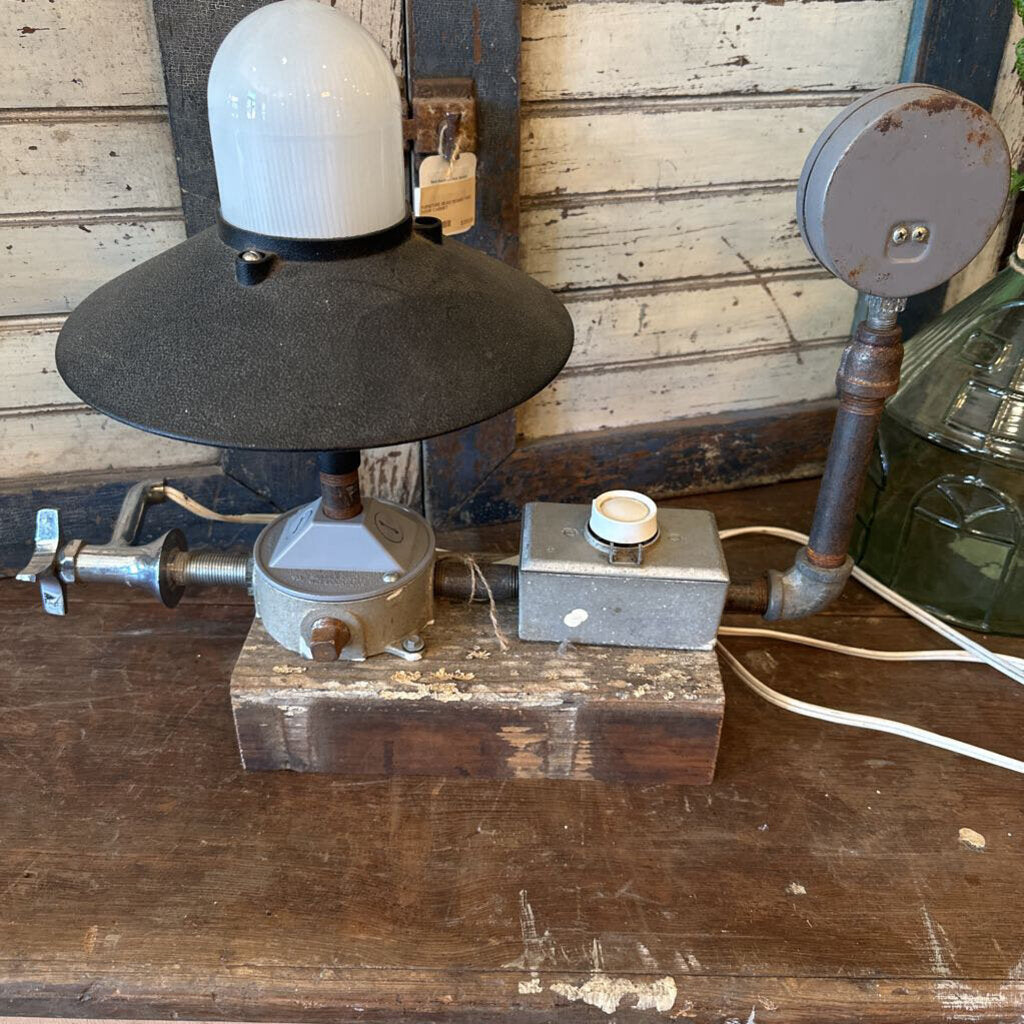 INDUSTRIAL LAMP