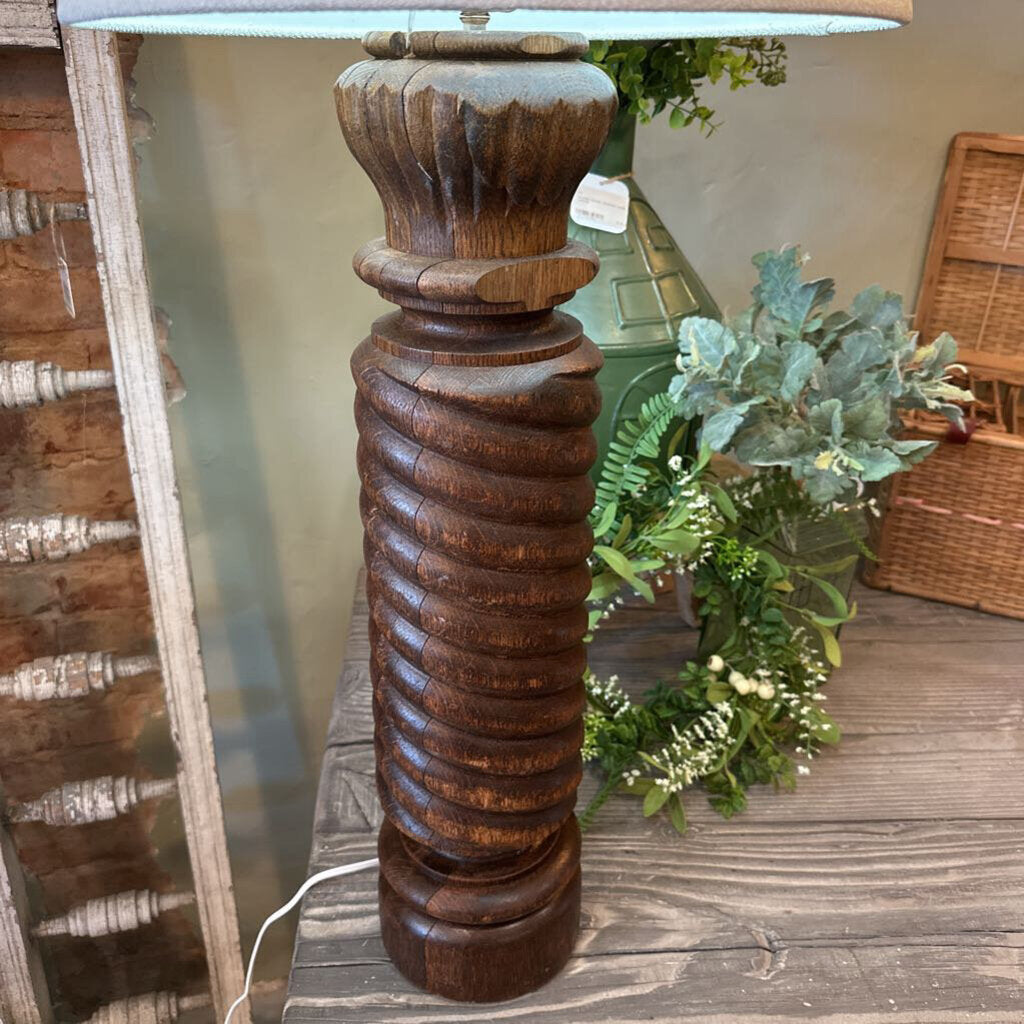 BARLEY TWIST PIANO LEG LAMP