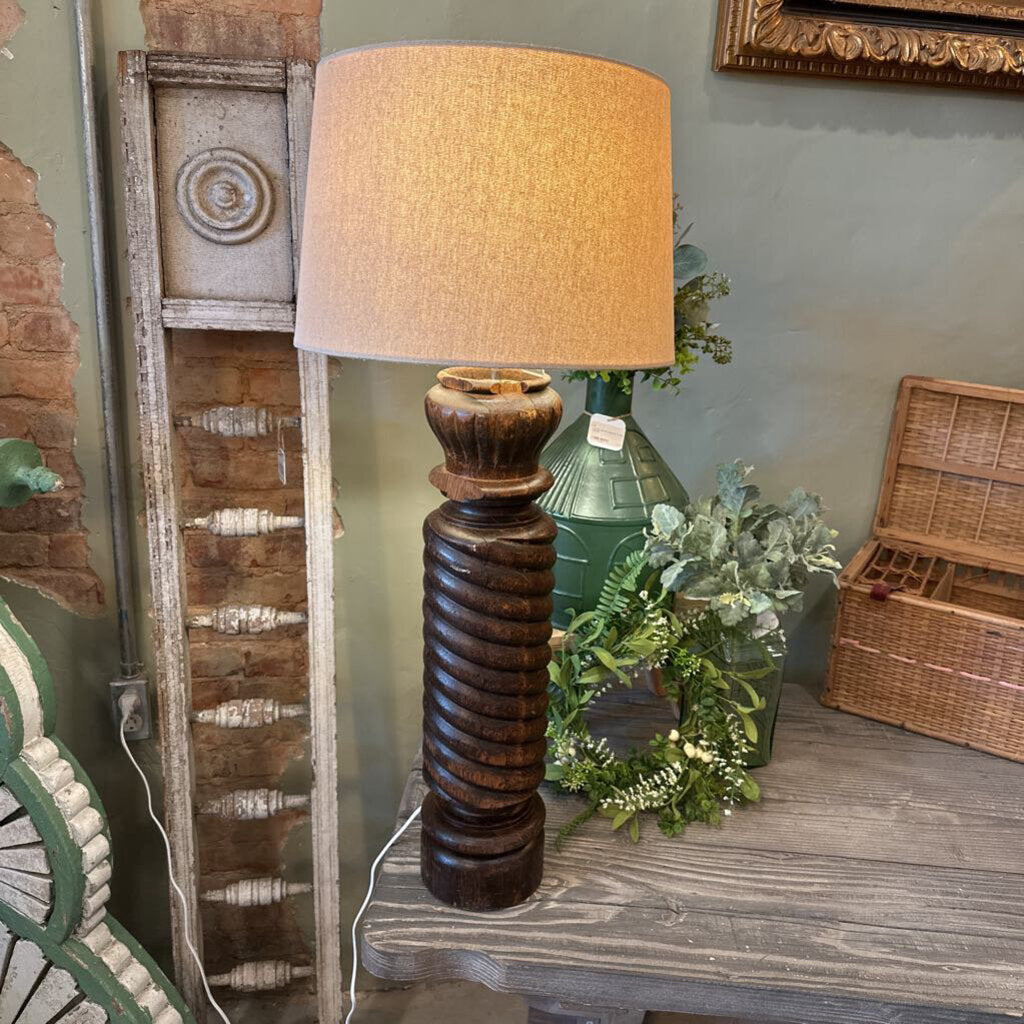 BARLEY TWIST PIANO LEG LAMP