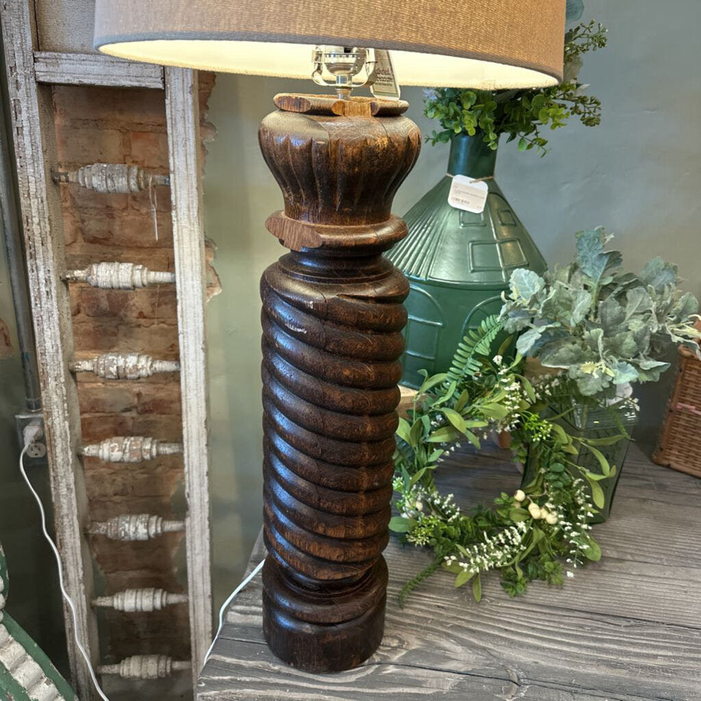 BARLEY TWIST PIANO LEG LAMP