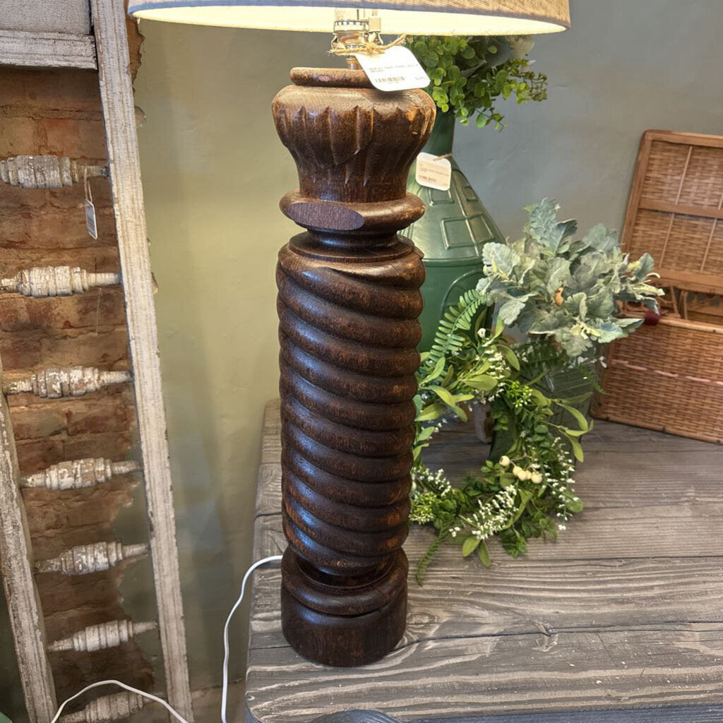 BARLEY TWIST PIANO LEG LAMP