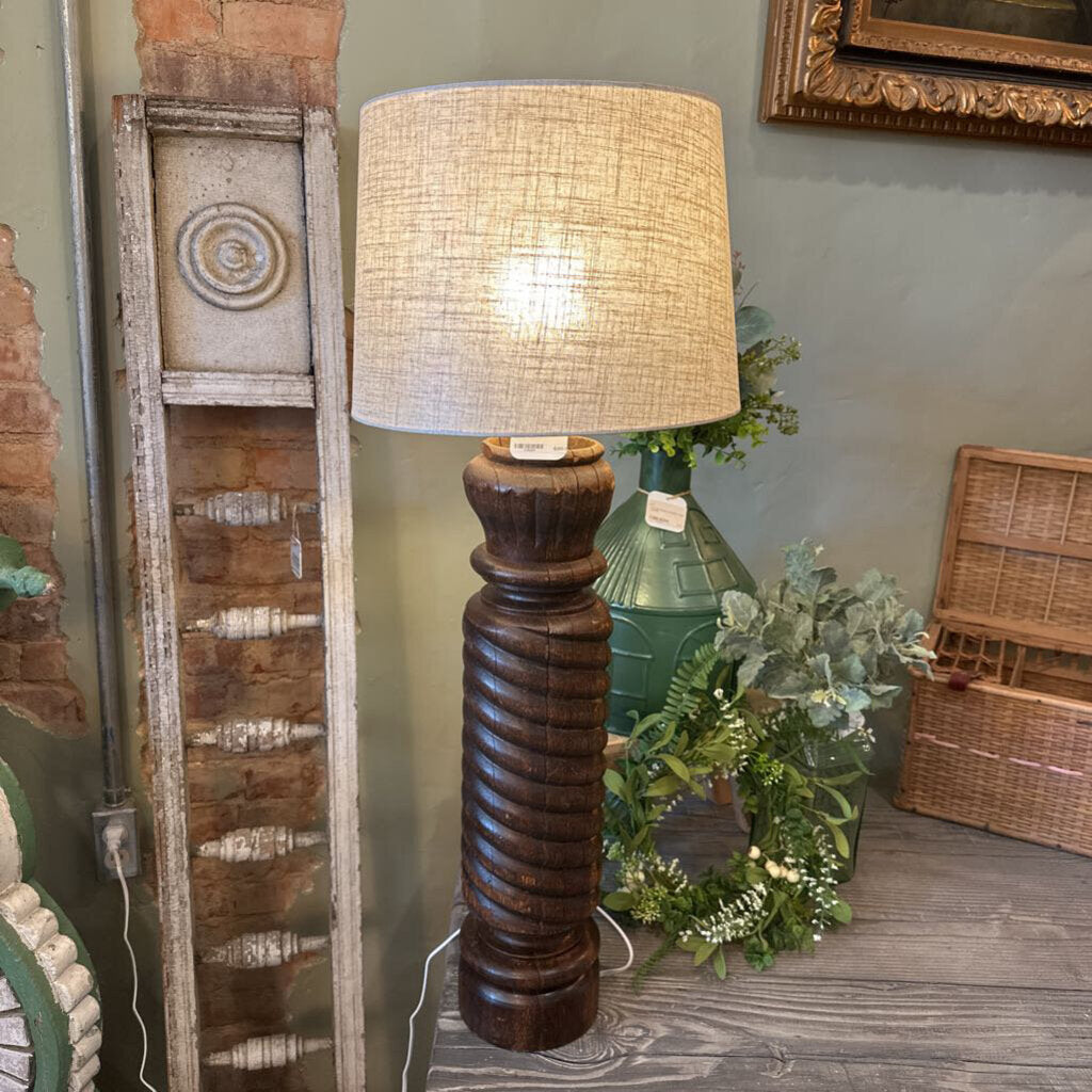 BARLEY TWIST PIANO LEG LAMP