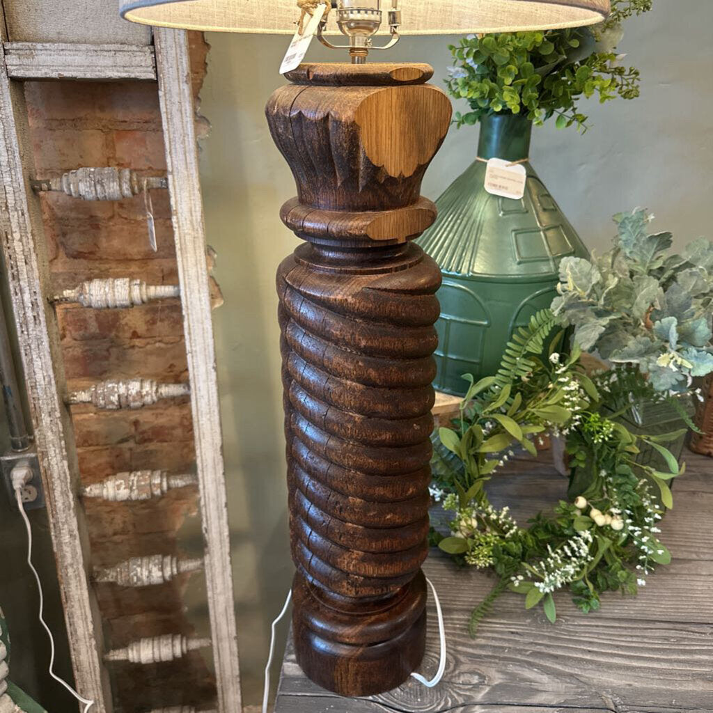 BARLEY TWIST PIANO LEG LAMP
