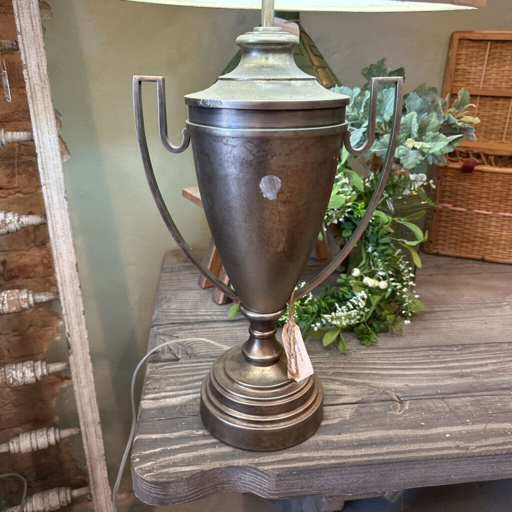 TROPHY LAMP