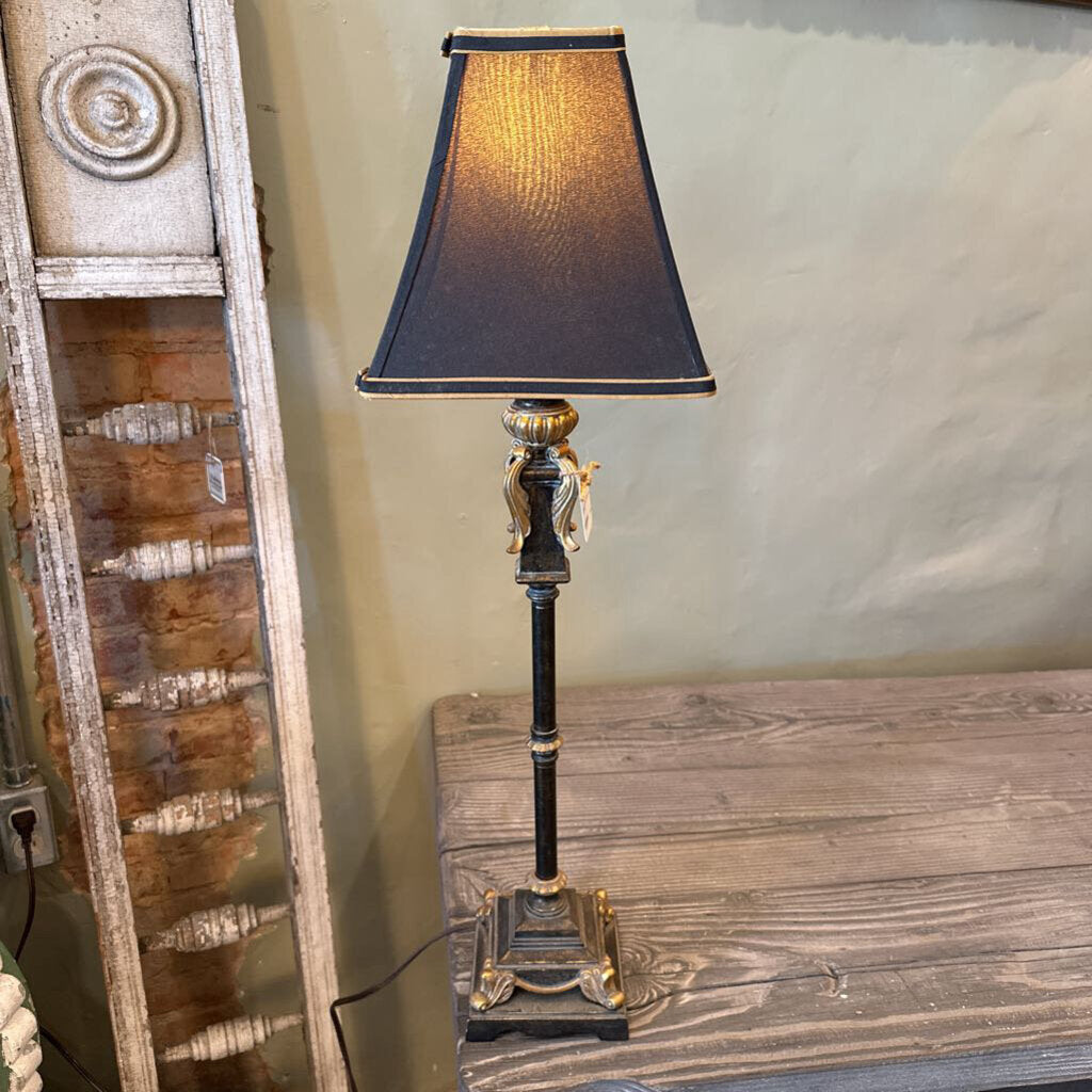 ORNATE METAL LAMP
