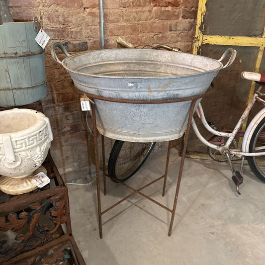 METAL TUB IN WROUGHT IRON STAND