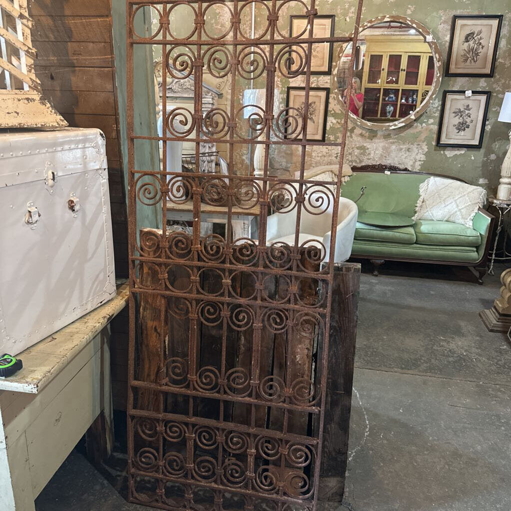EUROPEAN CAST IRON TRELLIS