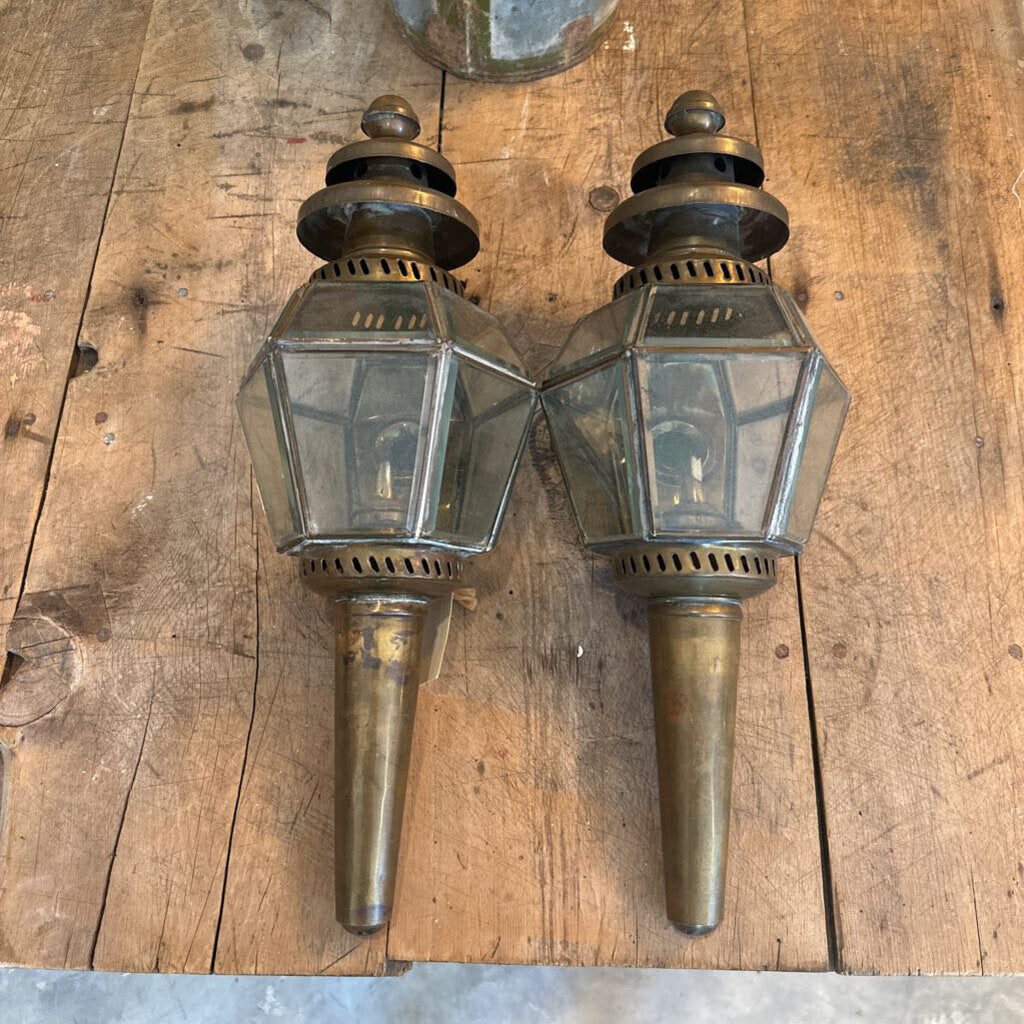 COLONIAL AMERICA BRASS LAMPS