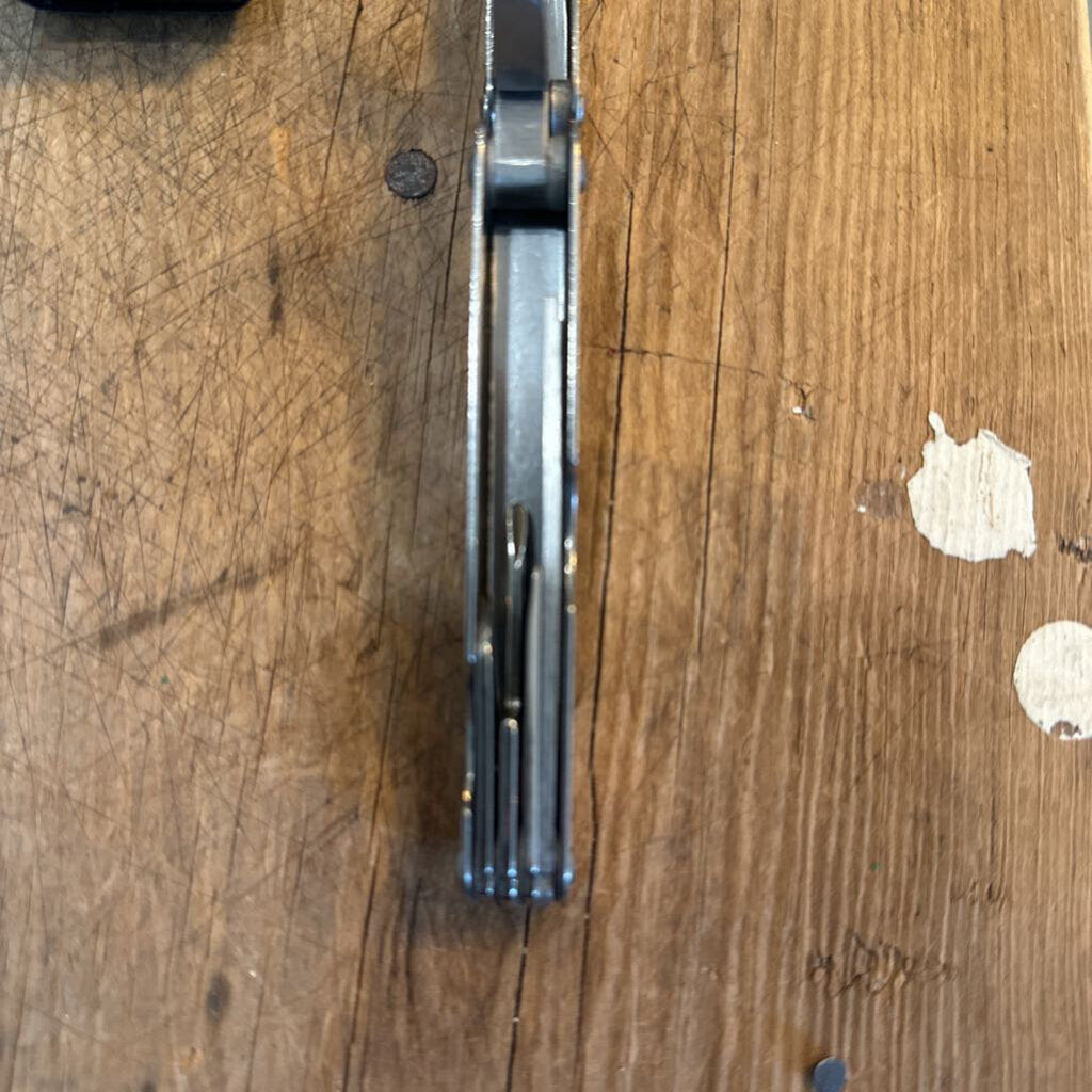 MULTI TOOL IN CASE
