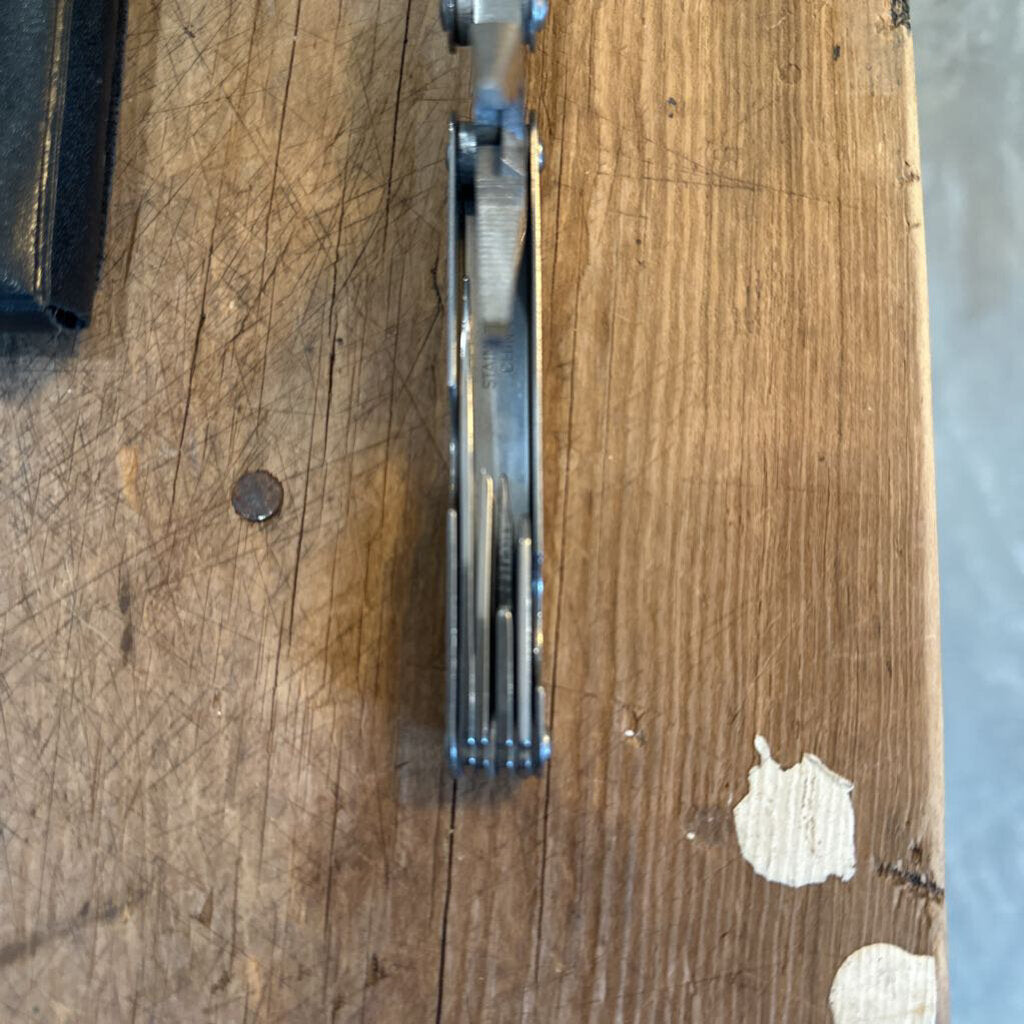 MULTI TOOL IN CASE