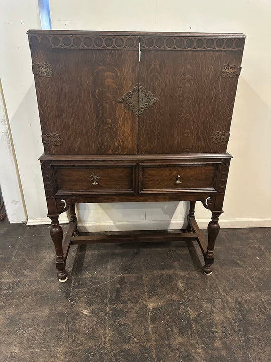 ENGLISH OAK CABINET