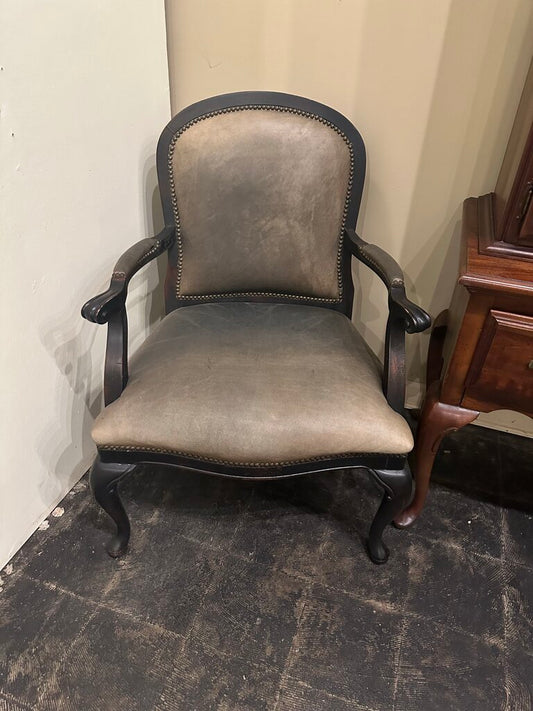 LEATHER CHAIR