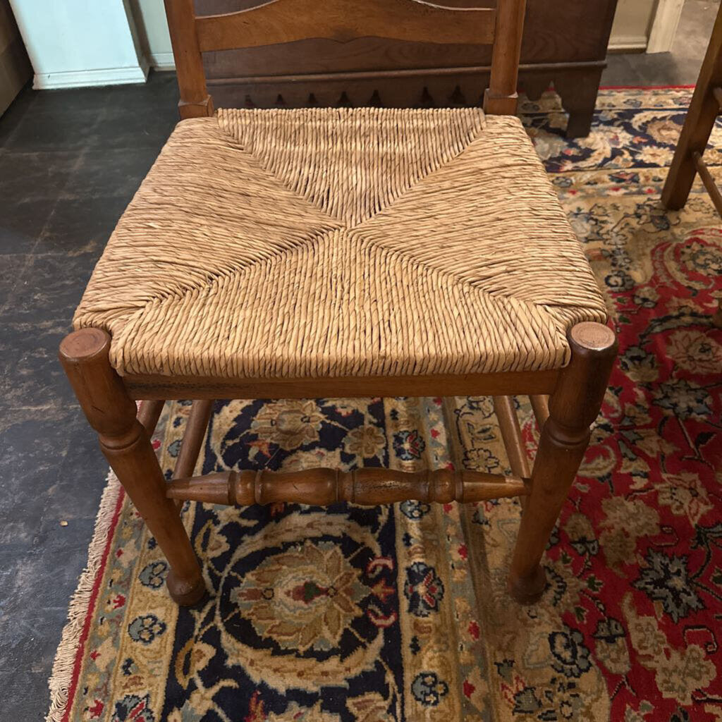 RUSH SEAT SIDE CHAIR