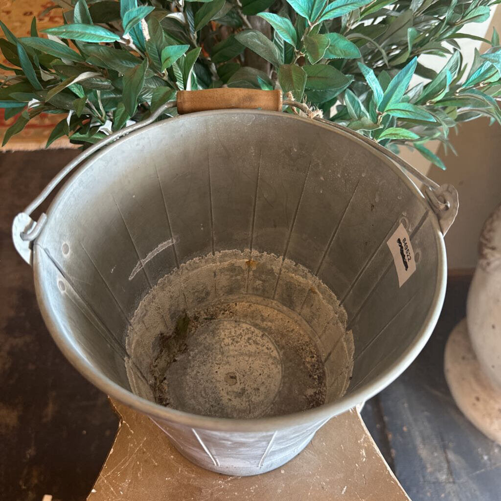 GALVANIZED BUCKET