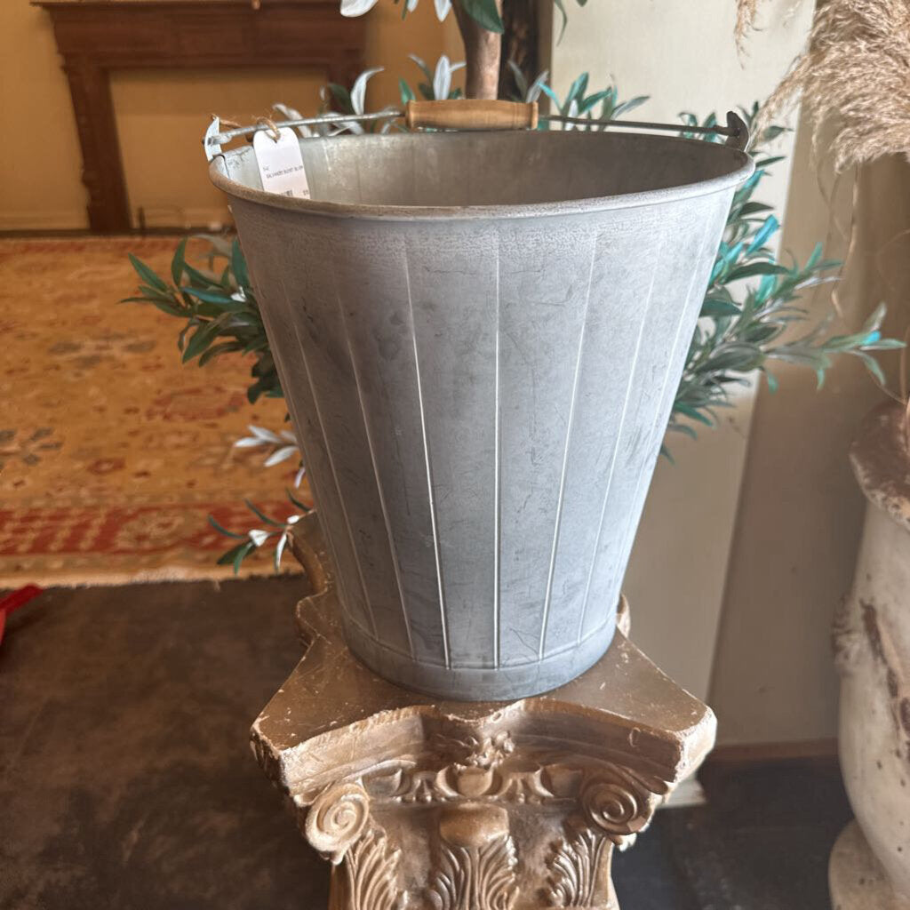 GALVANIZED BUCKET