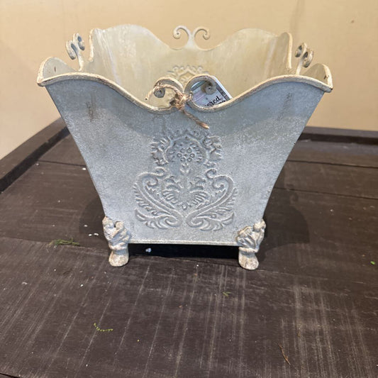DECORATIVE METAL CONTAINER