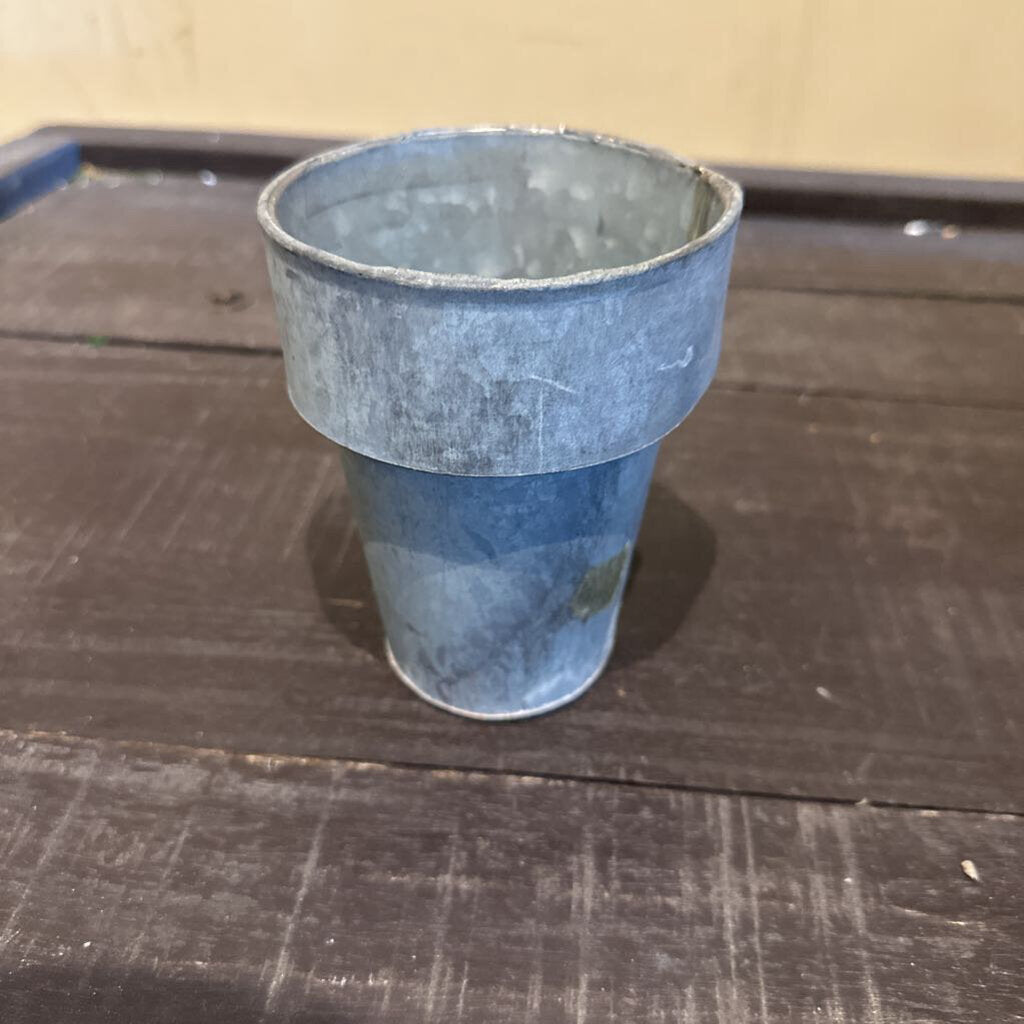 GALVANIZED POT