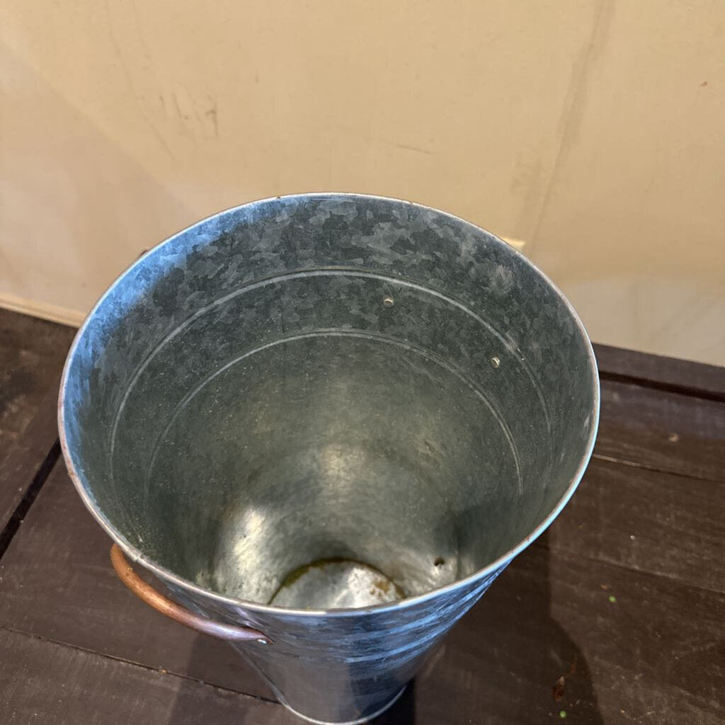 GALVANIZED FRENCH BUCKET